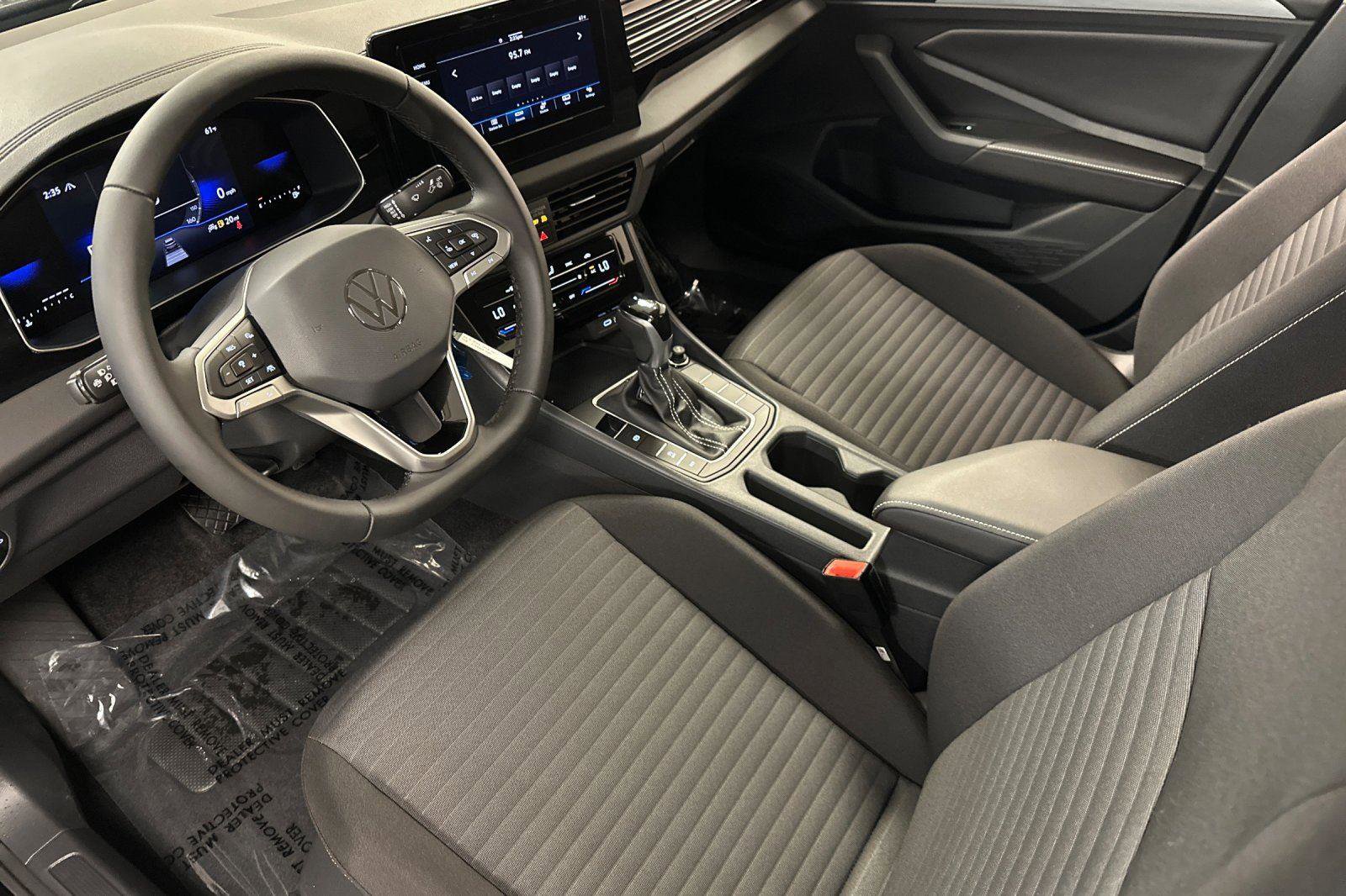 New 2025 Volkswagen Jetta SE image 9