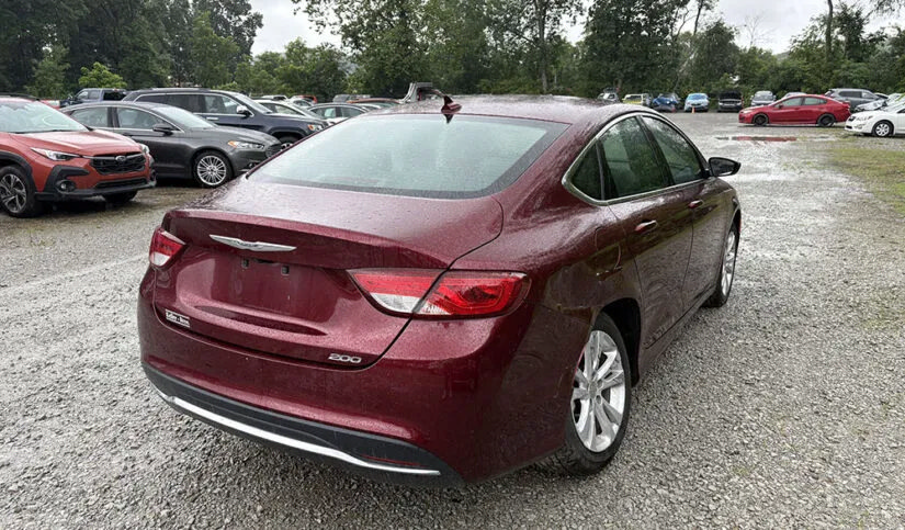 Used 2016 Chrysler 200 Limited Platinum w/ Comfort & Convenience Group FWD image 1