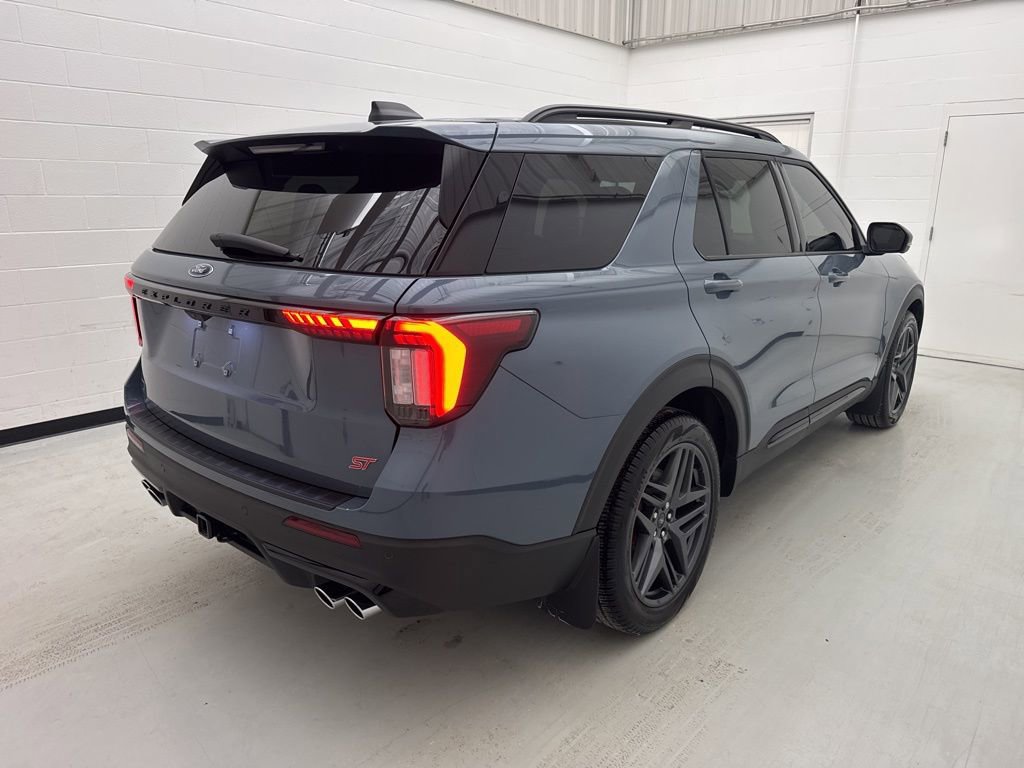 Used 2025 Ford Explorer ST image 19