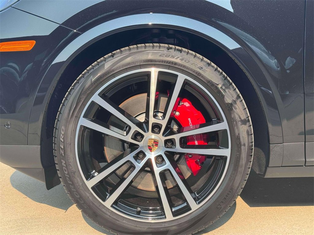New 2025 Porsche Cayenne S image 12
