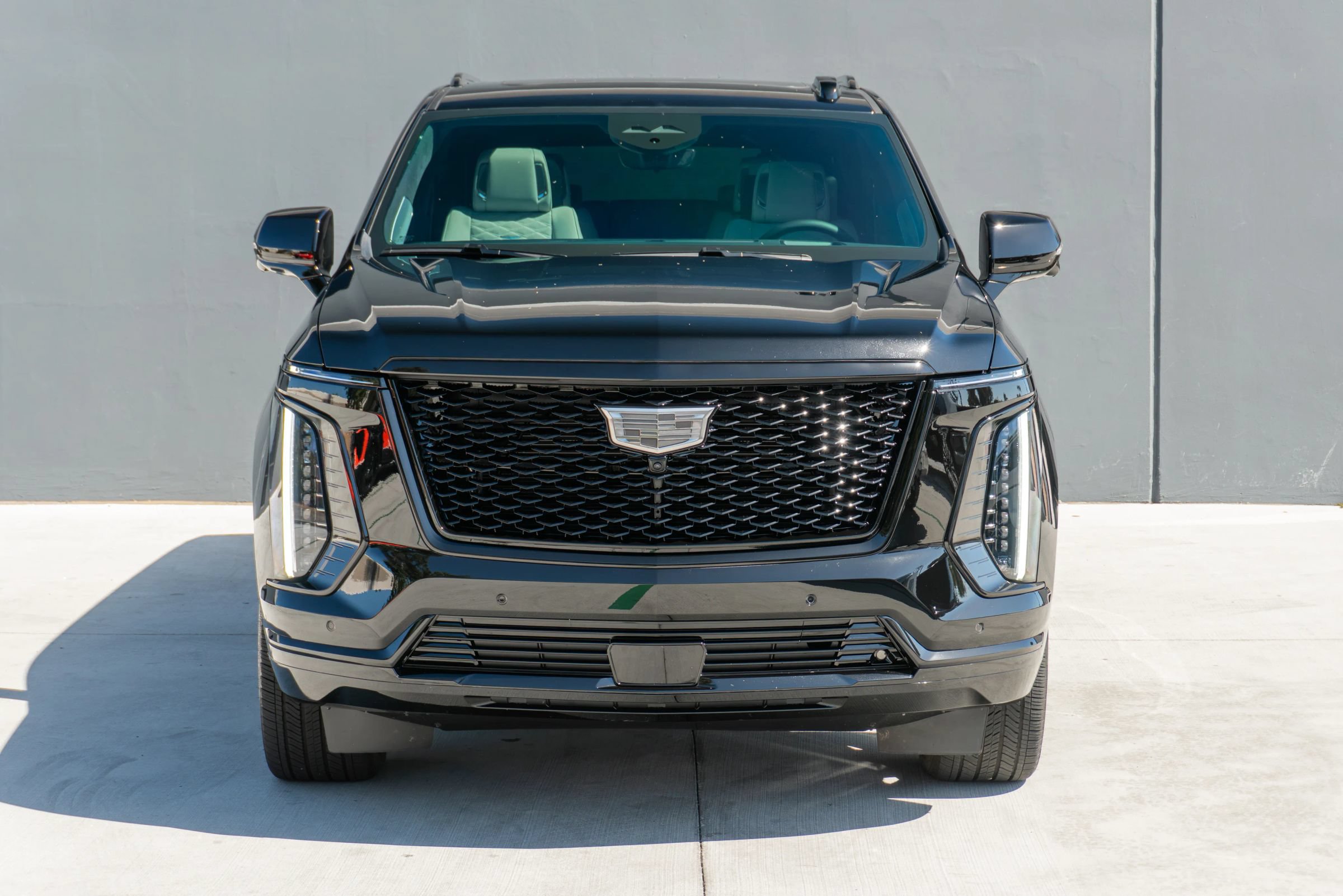 Used 2026 Cadillac Escalade ESV Platinum Sport AWD/4WD image 4