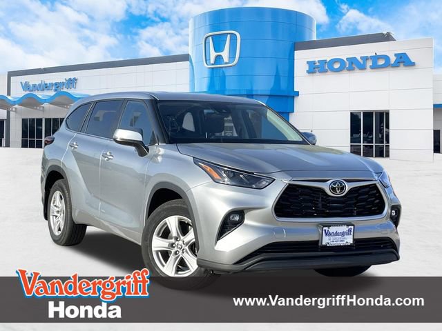 Used 2024 Toyota Highlander LE