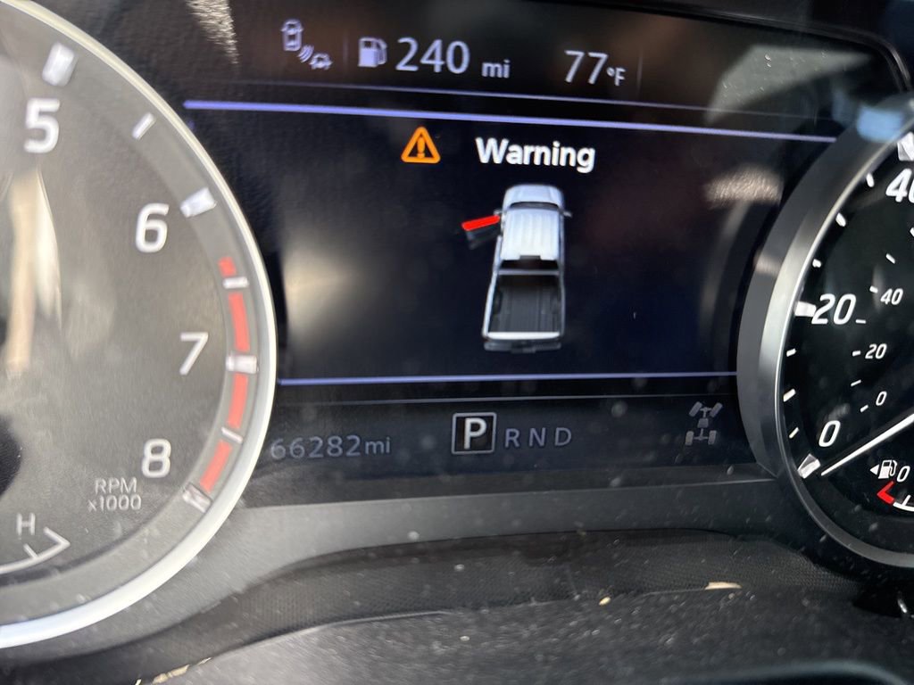 Used 2024 Nissan Titan SV w/ SV Convenience Package image 7