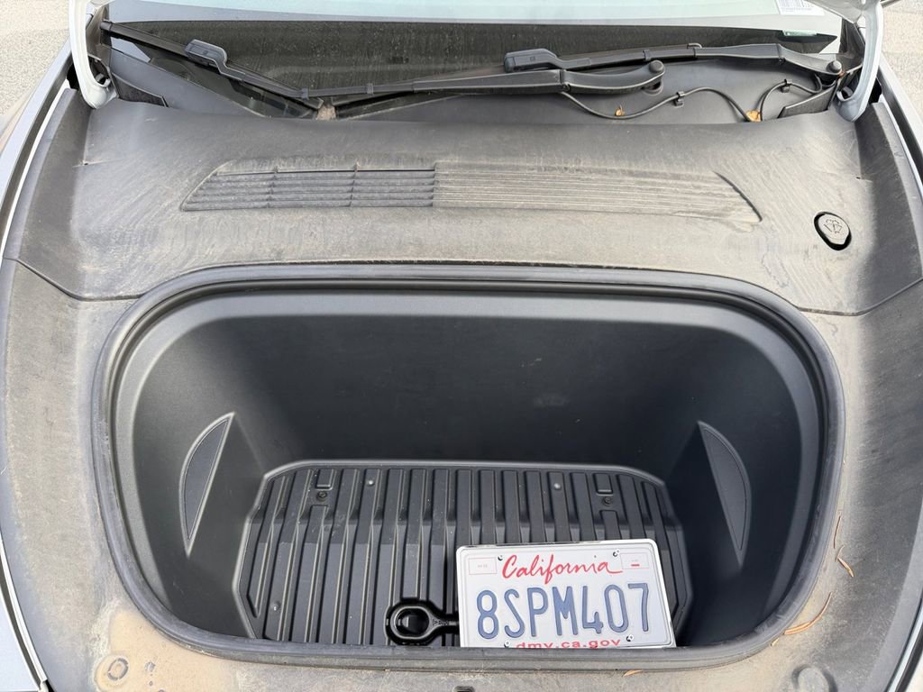 Used 2020 Tesla Model Y Long Range image 31