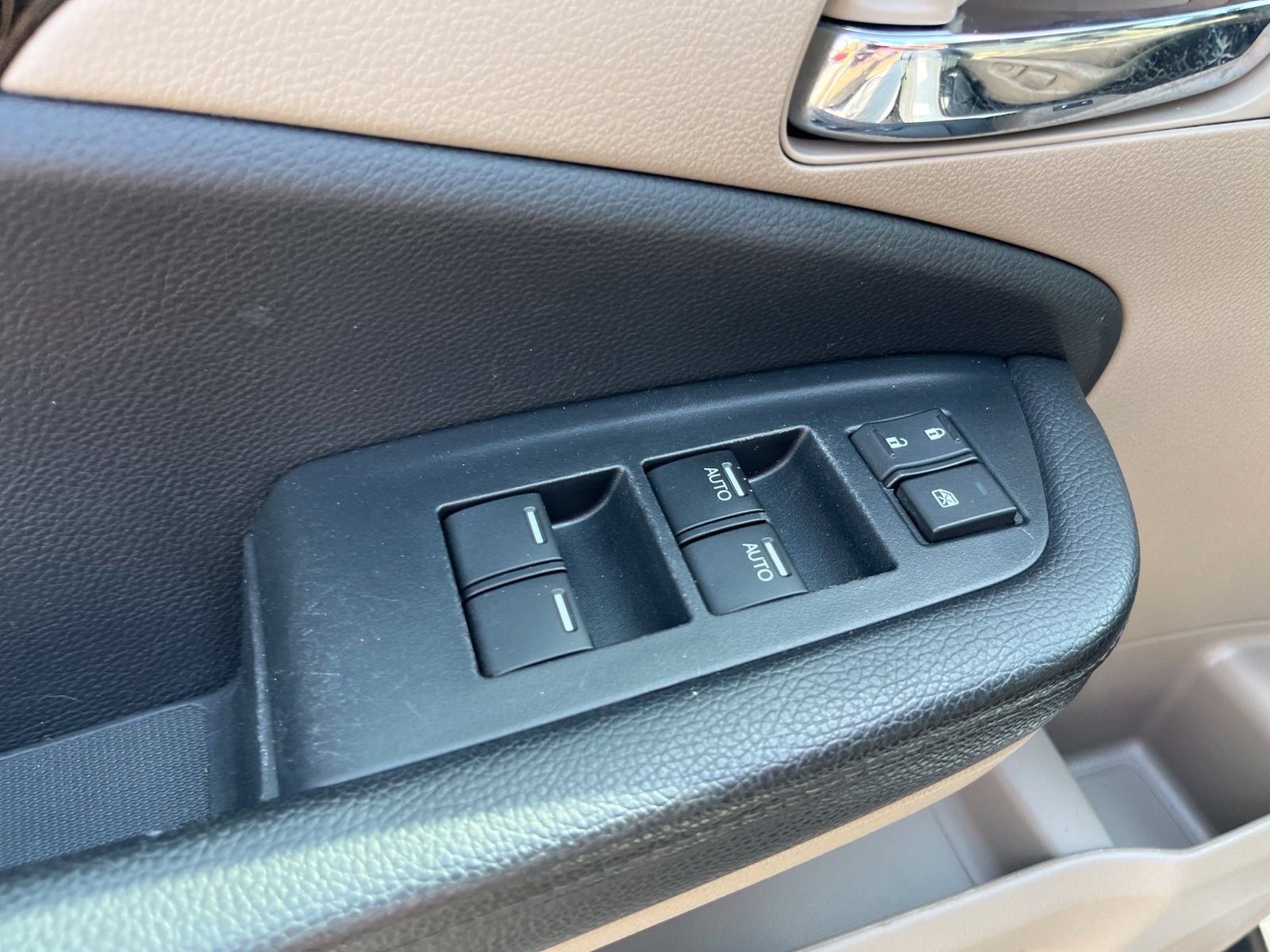 Used 2020 Honda Pilot Touring image 12