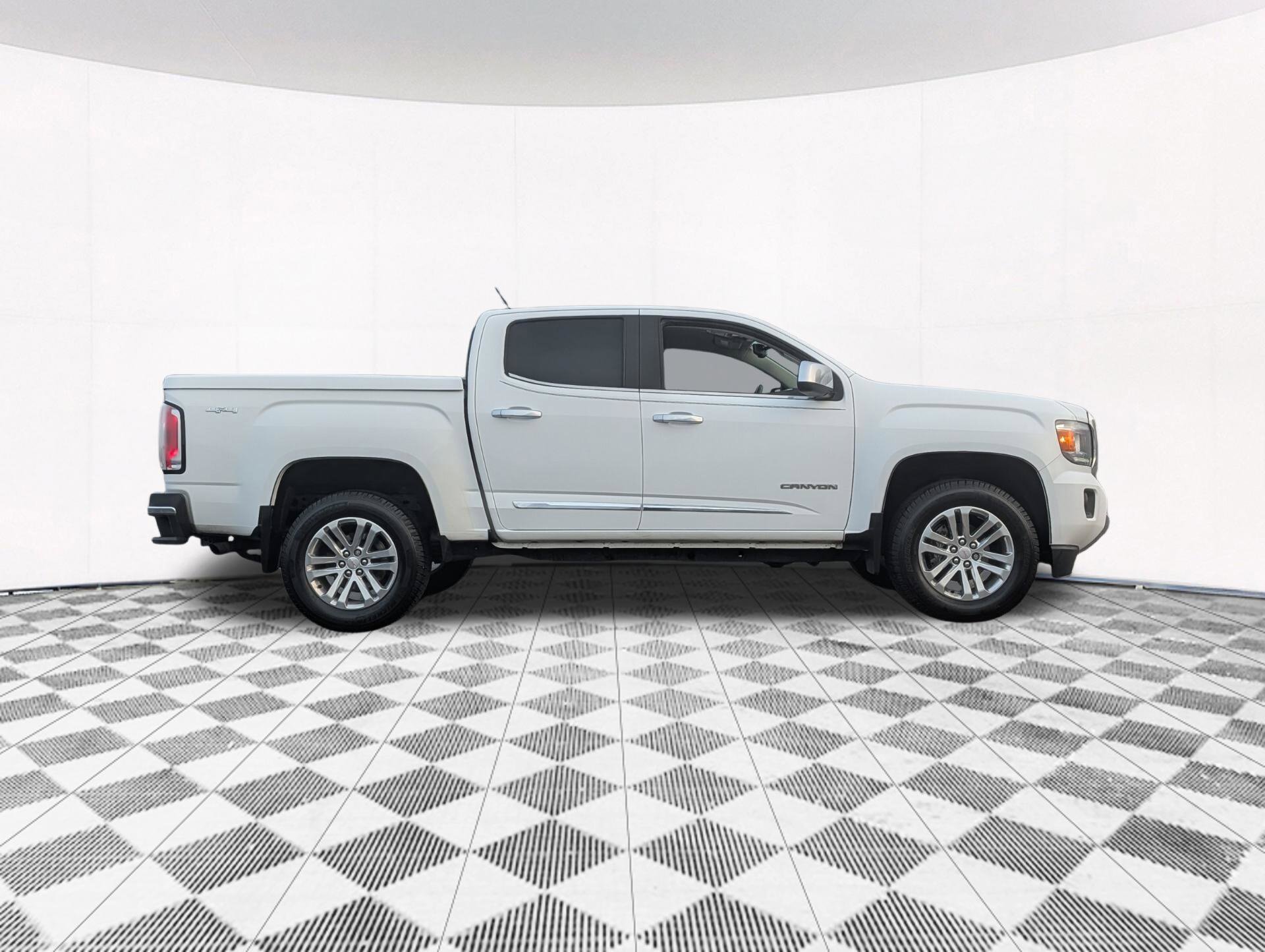 Used 2018 GMC Canyon SLT w/ Driver Alert Package AWD/4WD image 15