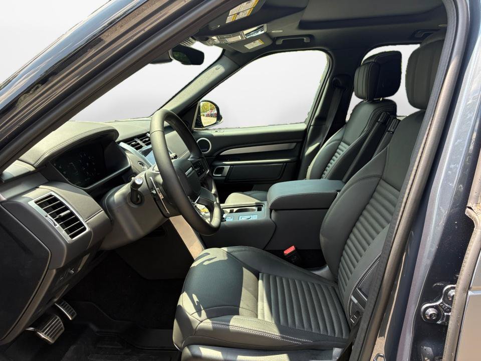 New 2026 Land Rover Discovery Limited Edition AWD/4WD image 9