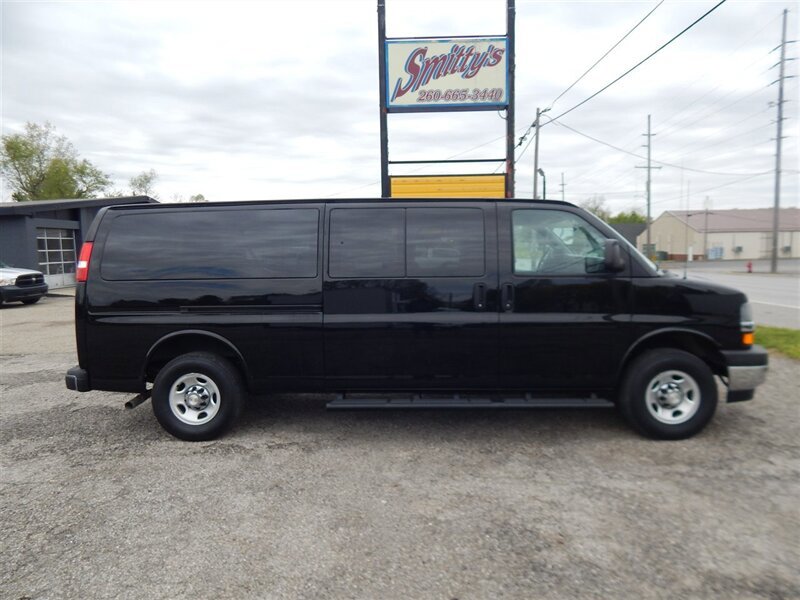Used 2022 Chevrolet Express 3500 LT w/ LT Preferred Equipment Group RWD image 6