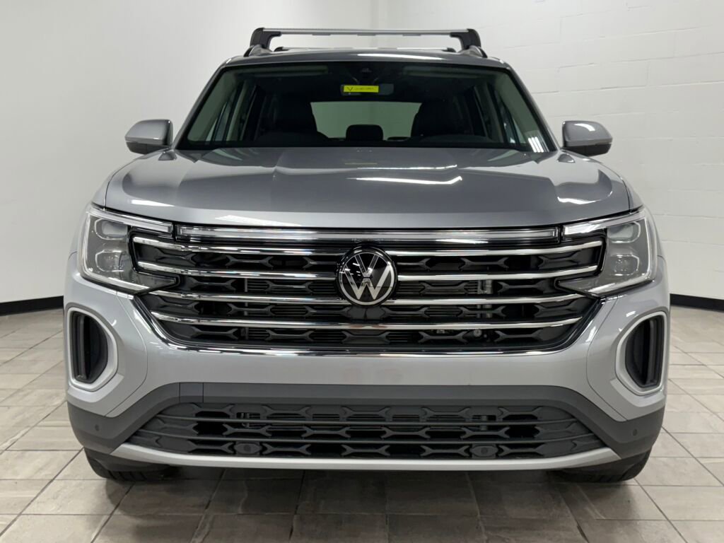New 2026 Volkswagen Atlas SE image 2