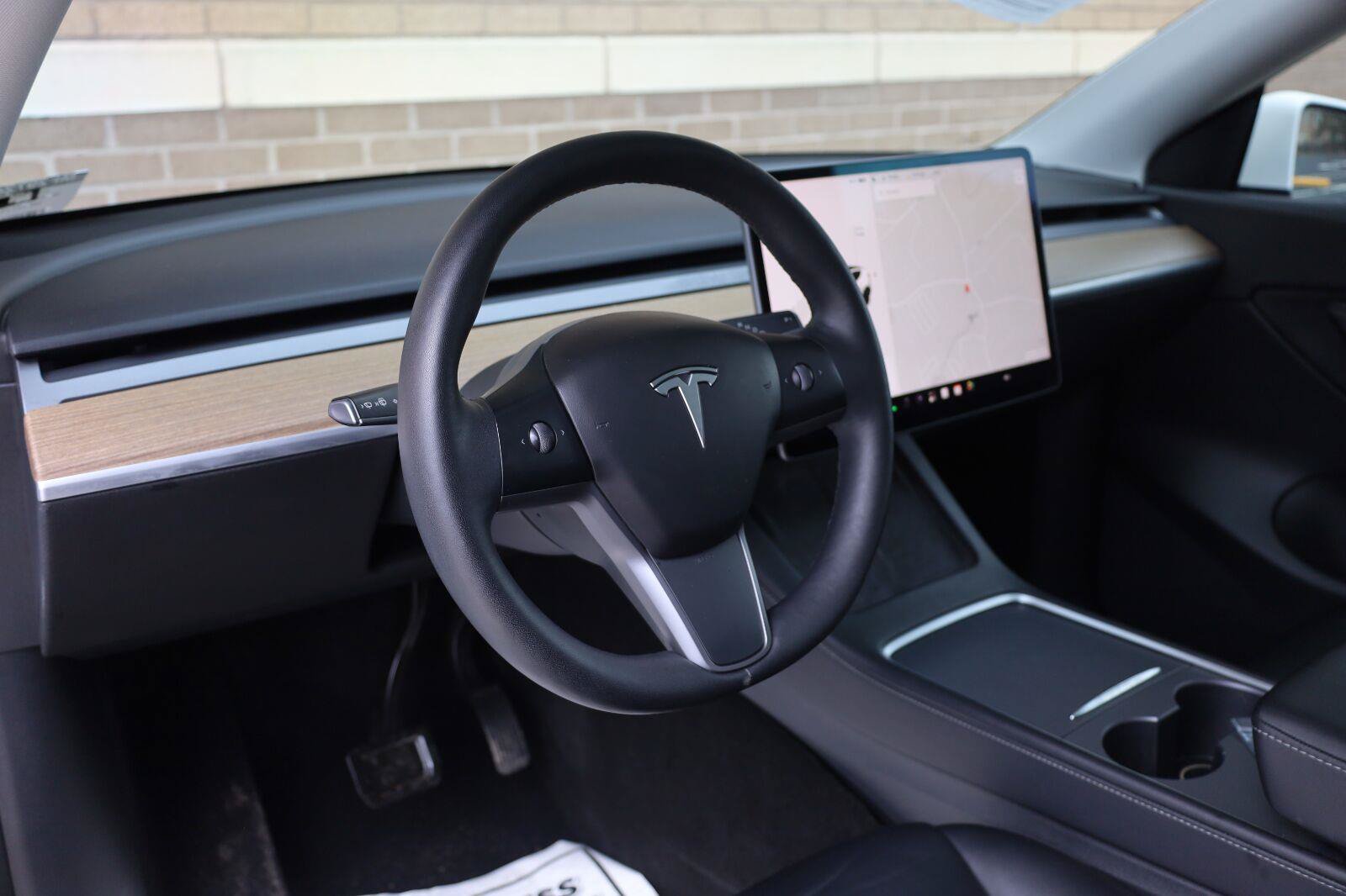 Used 2021 Tesla Model Y Long Range AWD/4WD image 16