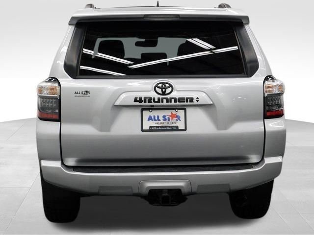 Used 2021 Toyota 4Runner SR5 Premium image 9