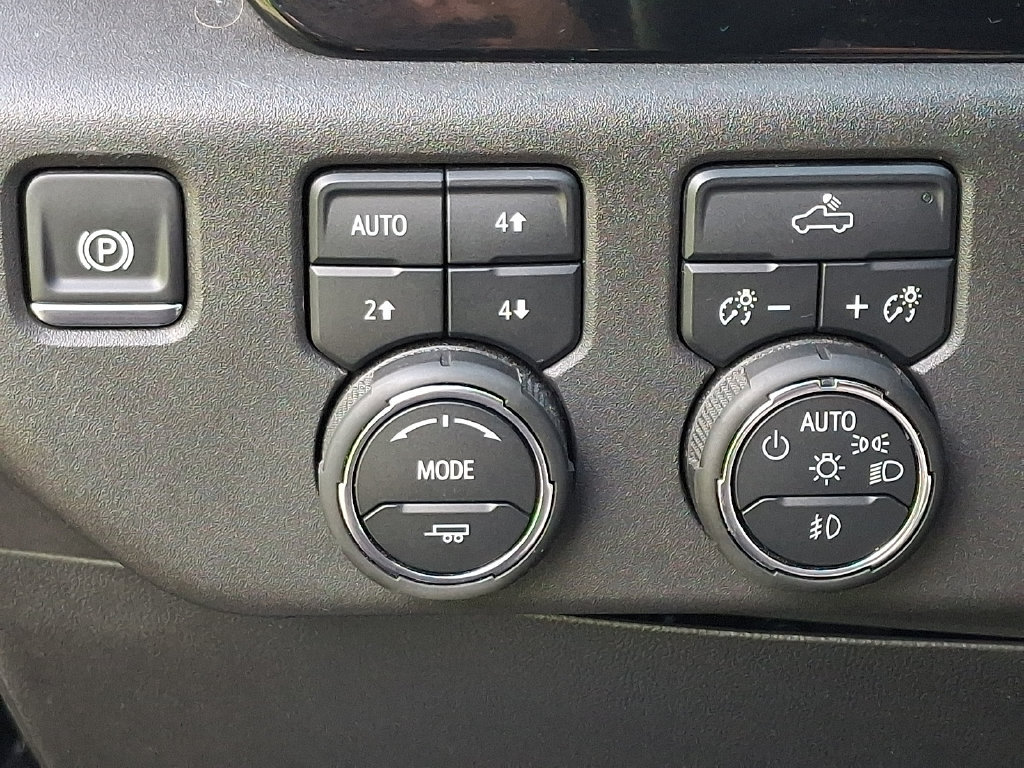 Certified 2025 Chevrolet Silverado 1500 LT Trail Boss w/ Convenience Package II AWD/4WD image 25