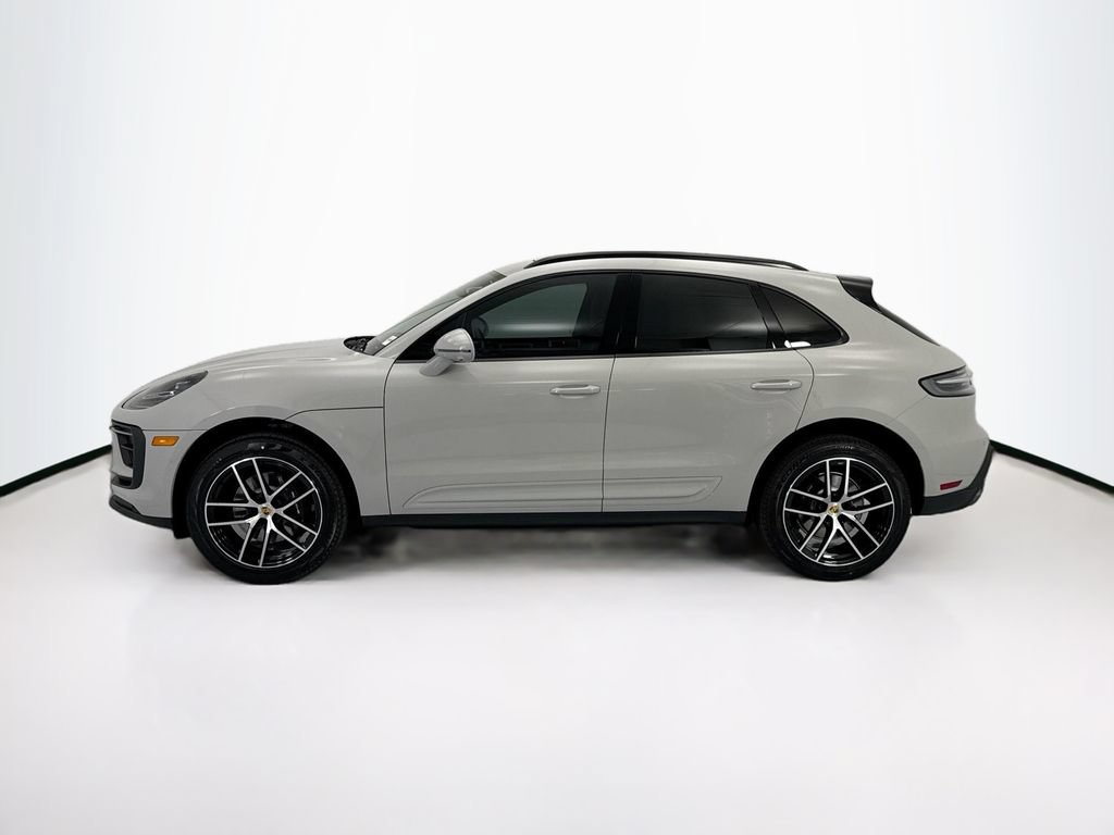 Used 2026 Porsche Macan AWD/4WD image 2