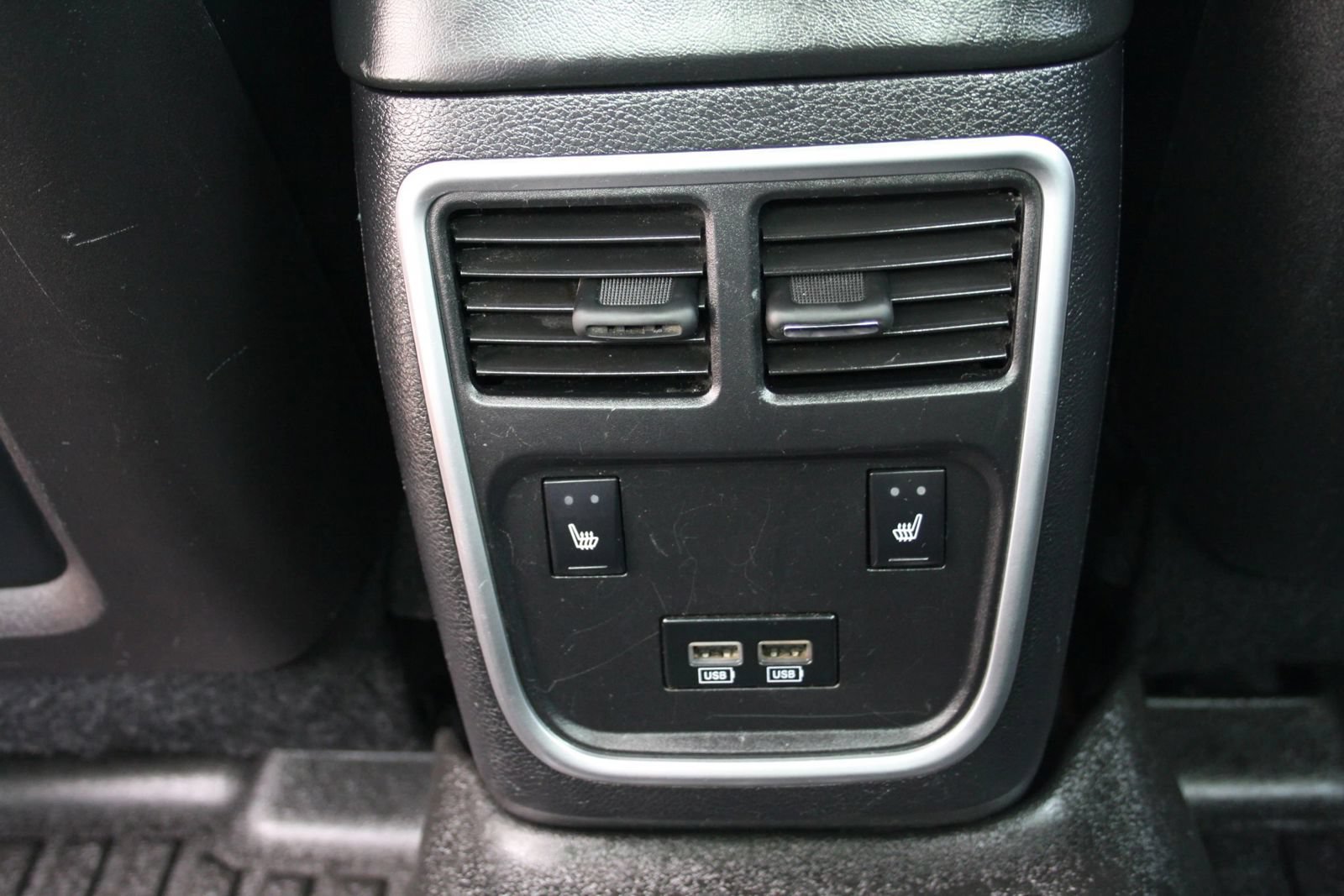 Used 2015 Dodge Charger R/T RWD image 15