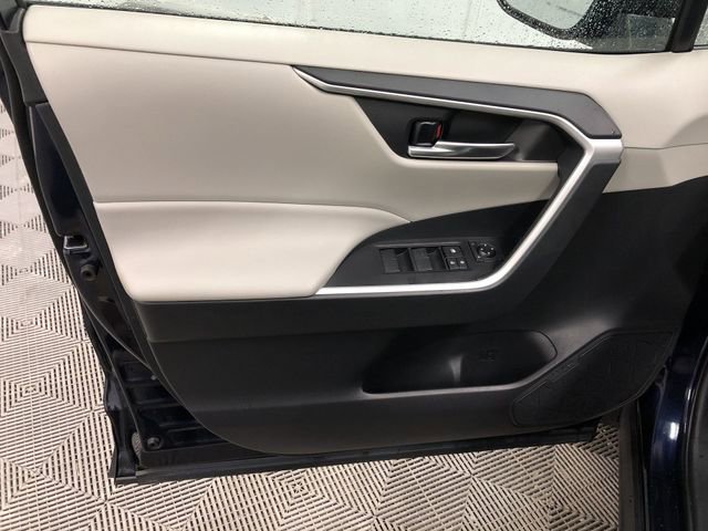 Used 2021 Toyota RAV4 XLE AWD/4WD image 12