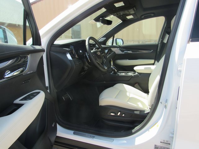 New 2025 Cadillac XT6 Sport w/ Technology Package image 6