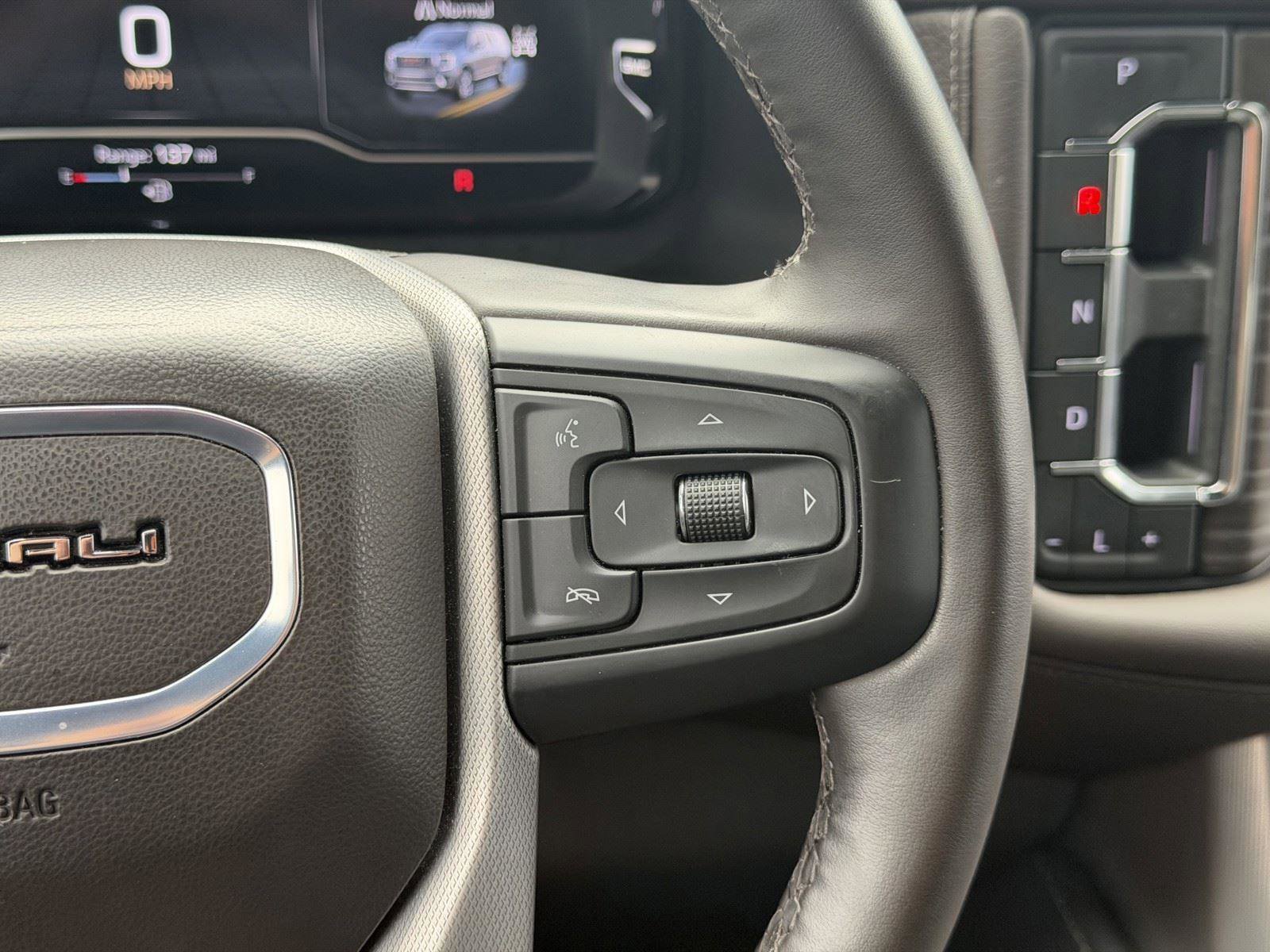 Used 2024 GMC Yukon Denali image 16