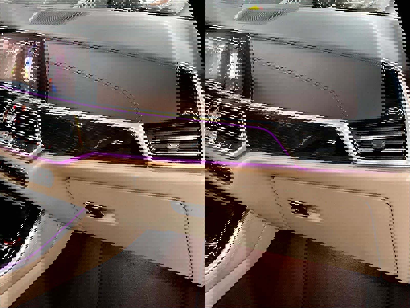 Used 2019 BMW X5 xDrive50i w/ M Sport Package image 17