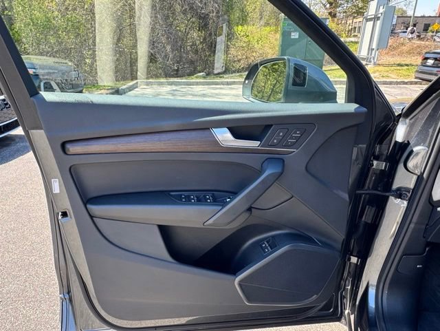 Certified 2023 Audi Q5 e Premium w/ Convenience Package AWD/4WD image 30