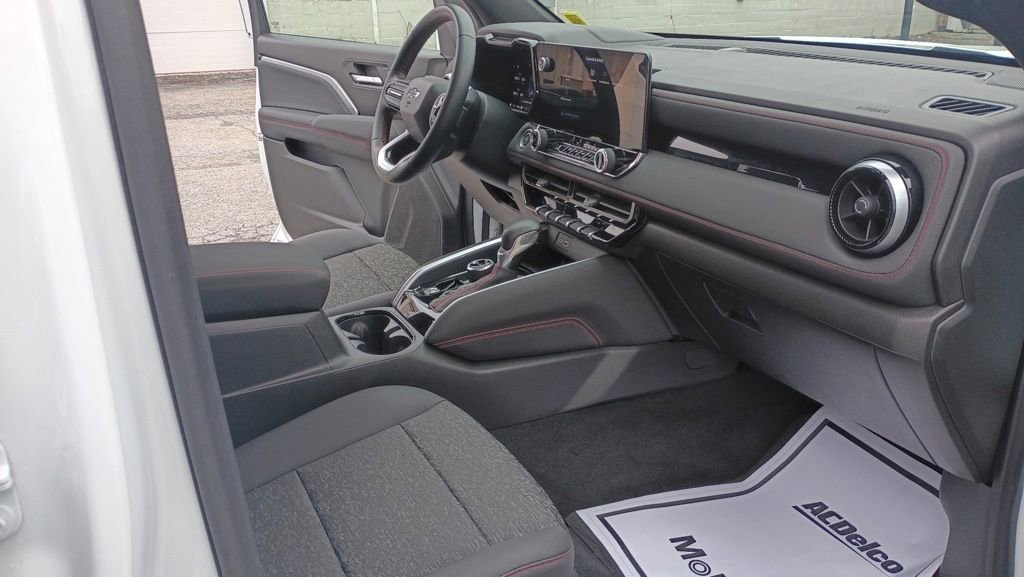 Used 2024 Chevrolet Colorado Z71 image 13