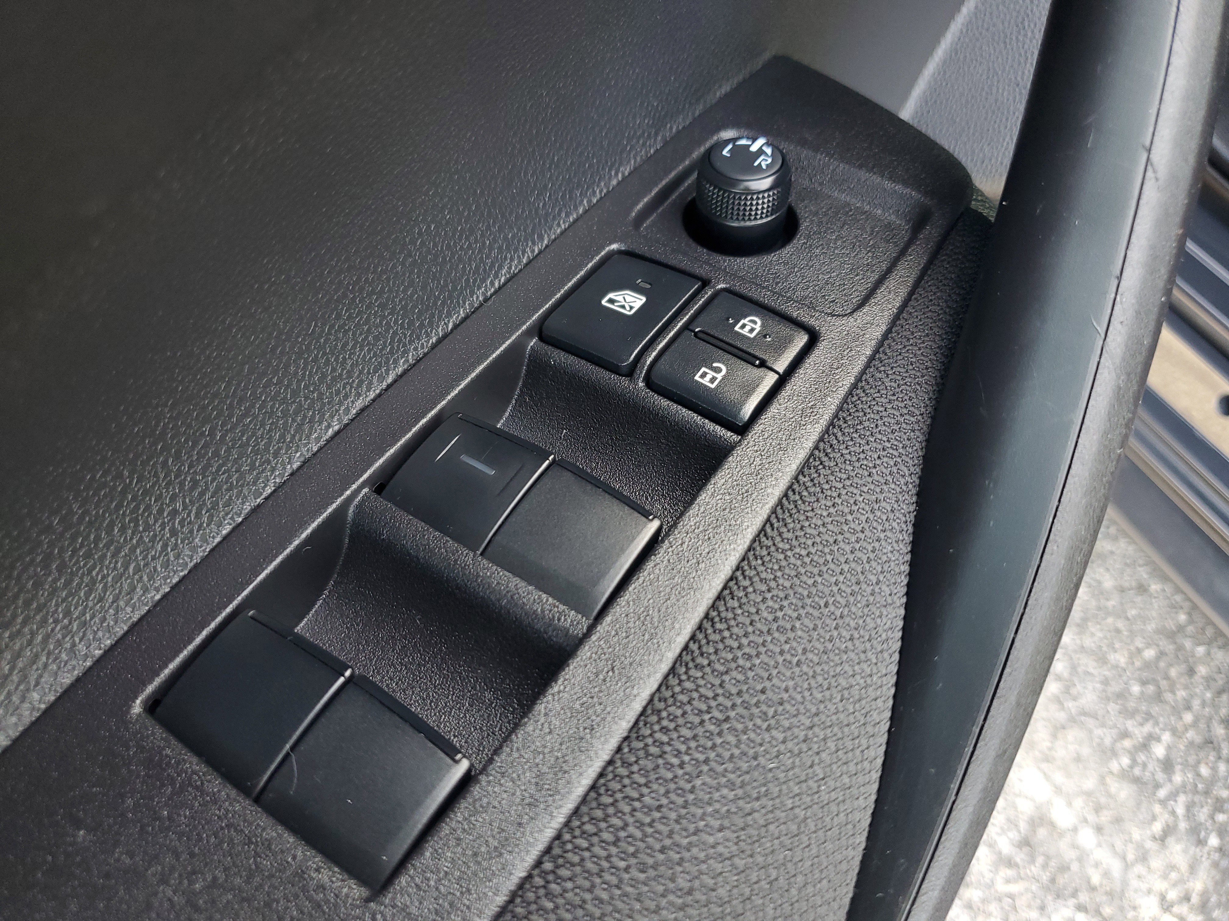 Used 2025 Toyota Corolla LE image 18