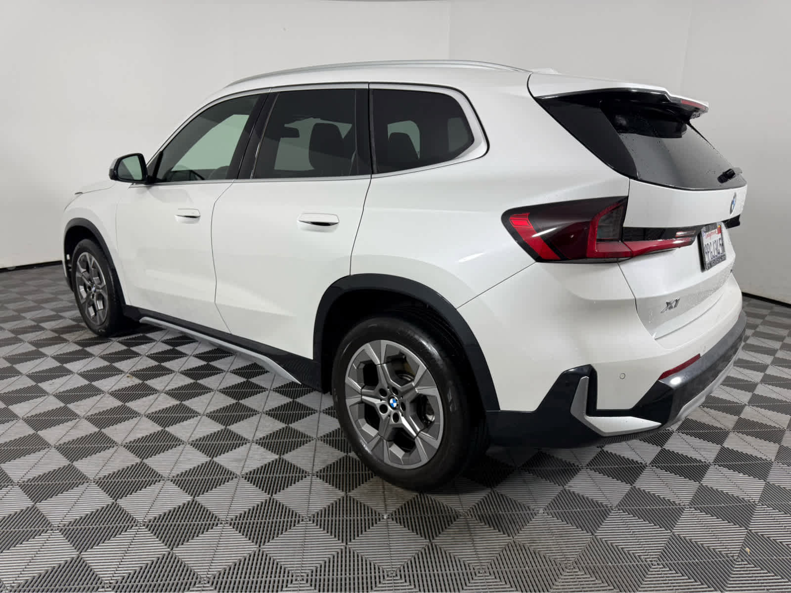 Certified 2023 BMW X1 xDrive28i w/ Premium Package image 5