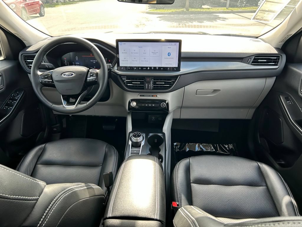 New 2023 Ford Escape SE FWD image 10