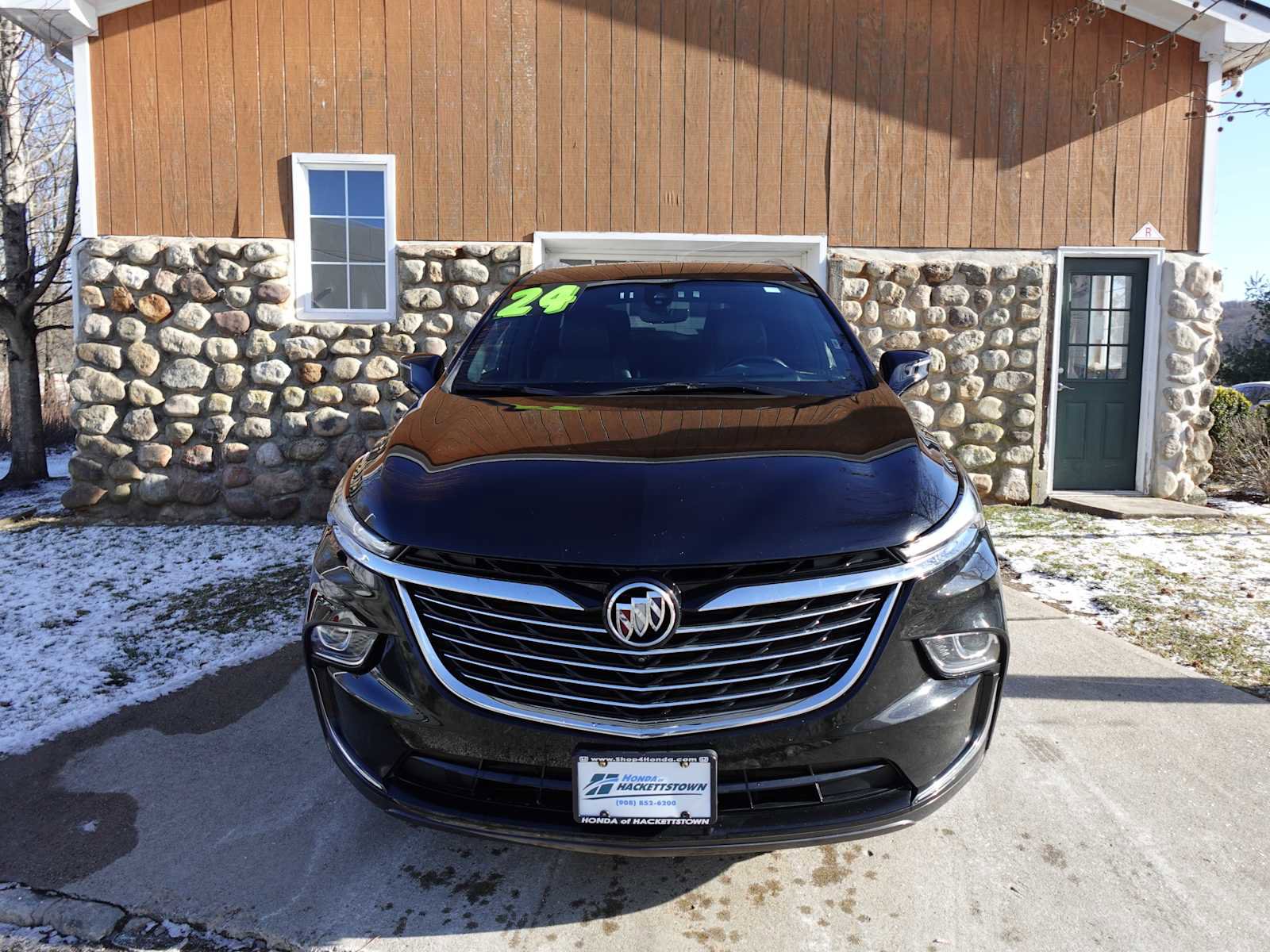 Used 2024 Buick Enclave Premium image 2