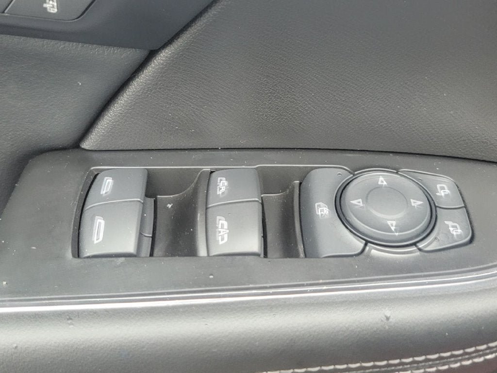 Used 2023 Buick Envision Essence FWD image 36