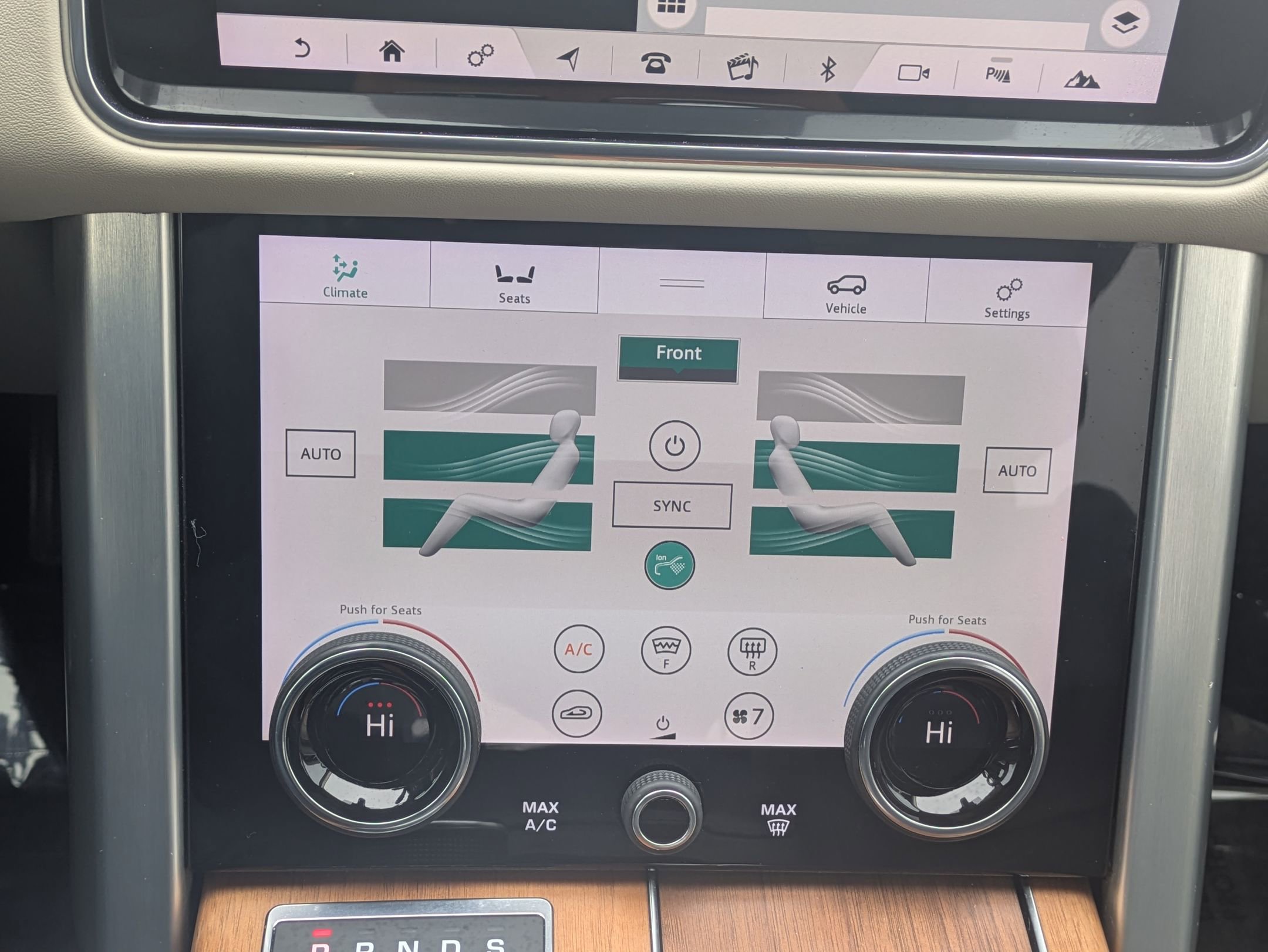 Used 2019 Land Rover Range Rover Long Wheelbase Supercharged image 14