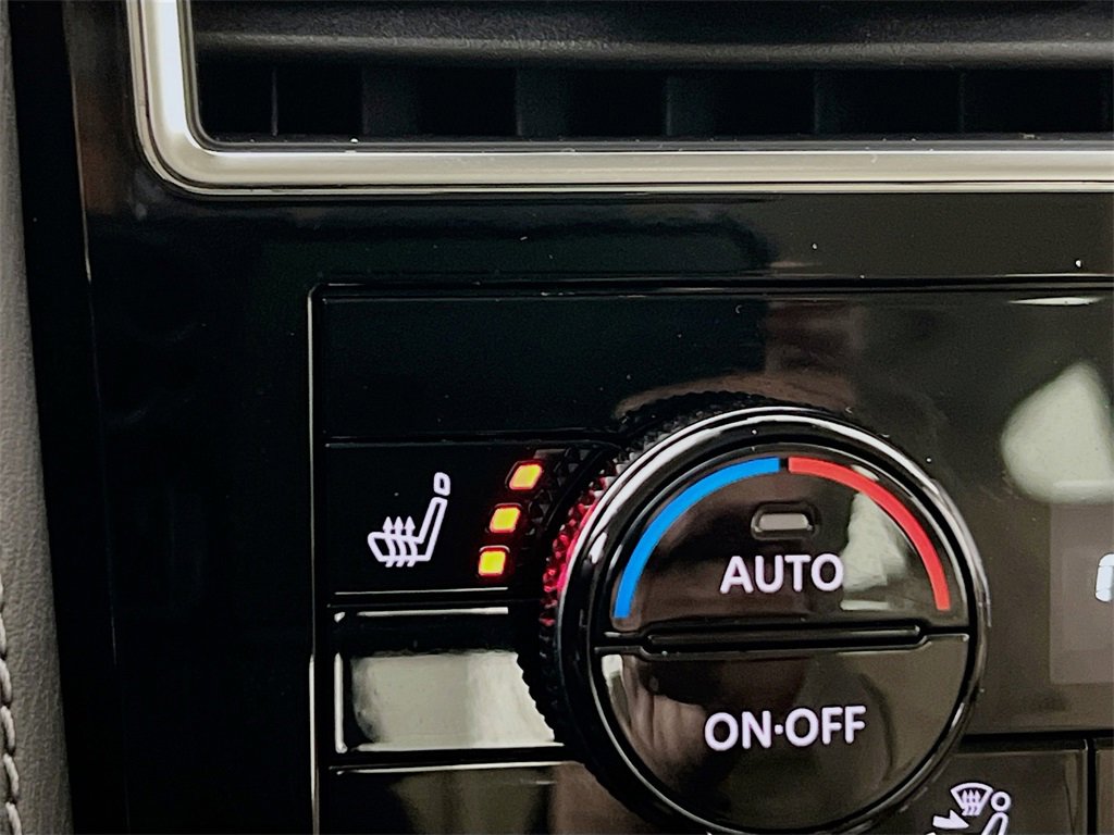 Used 2024 Nissan Armada SL w/ Captain's Chairs Package image 22