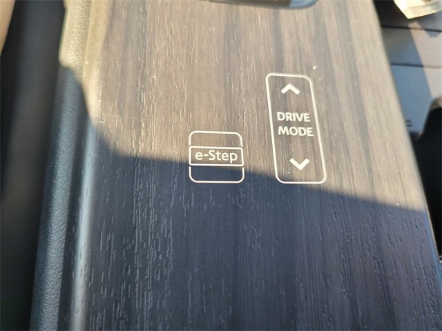 Used 2024 Nissan Ariya FWD image 25