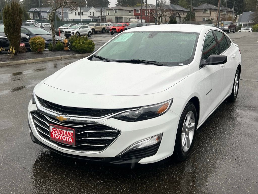 Used 2022 Chevrolet Malibu LS w/ LPO, Floor Liner Package FWD image 4