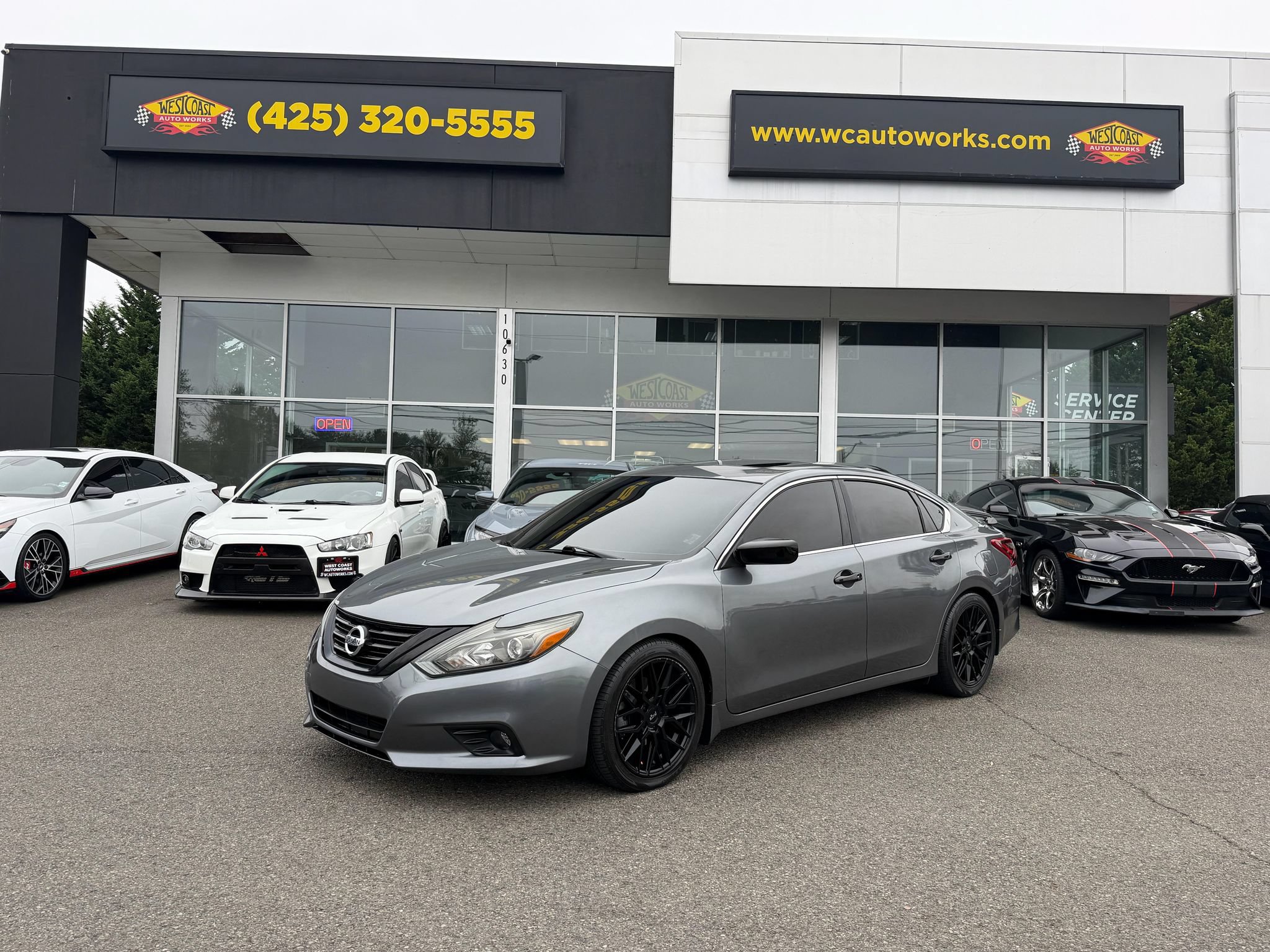 Used 2018 Nissan Altima 2.5 SR w/ SR Midnight Edition FWD image 1