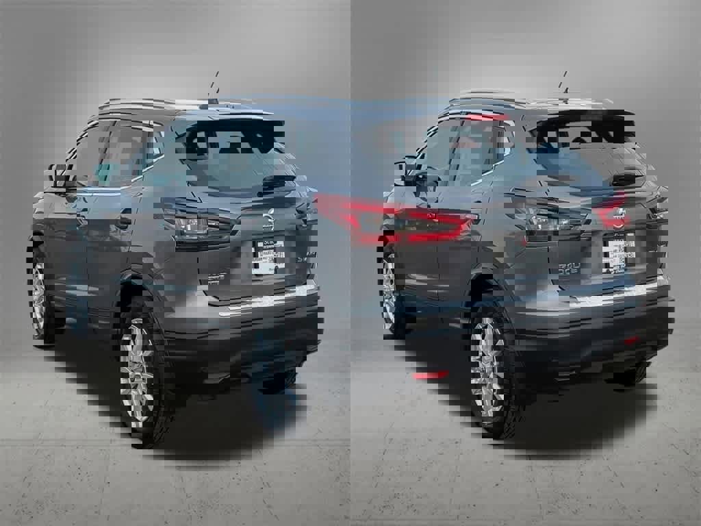 Used 2022 Nissan Rogue Sport SV w/ Technology Package image 4