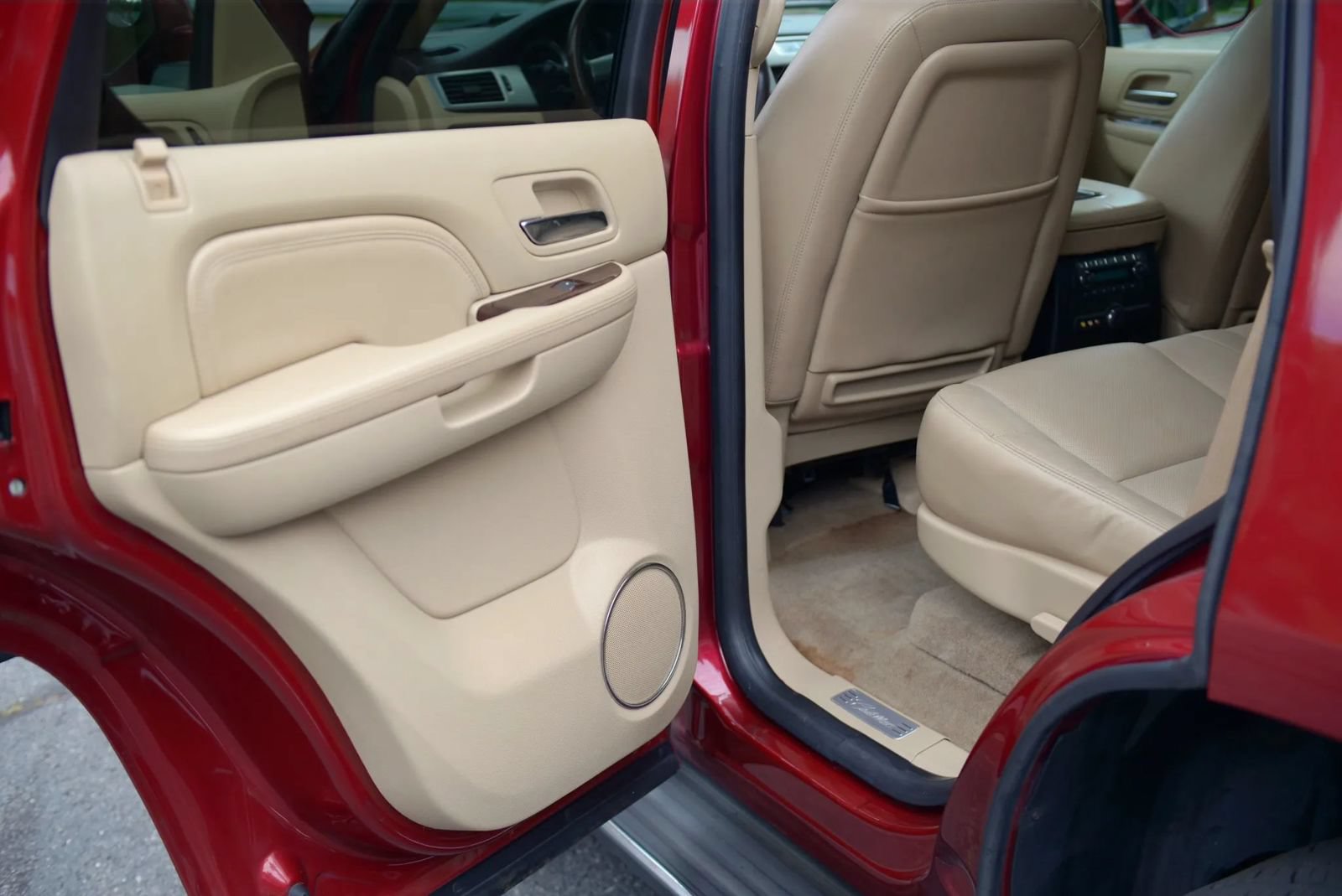 Used 2010 Cadillac Escalade Luxury AWD/4WD image 72