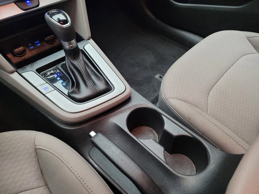 Used 2019 Hyundai Elantra SEL FWD image 26
