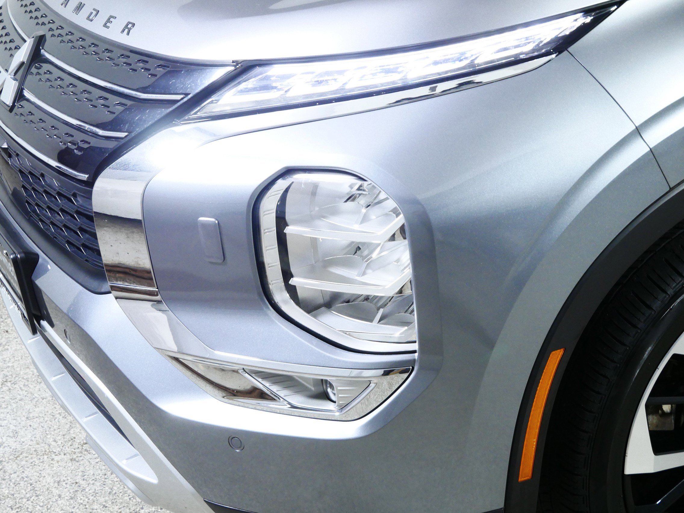 Used 2022 Mitsubishi Outlander SE image 16