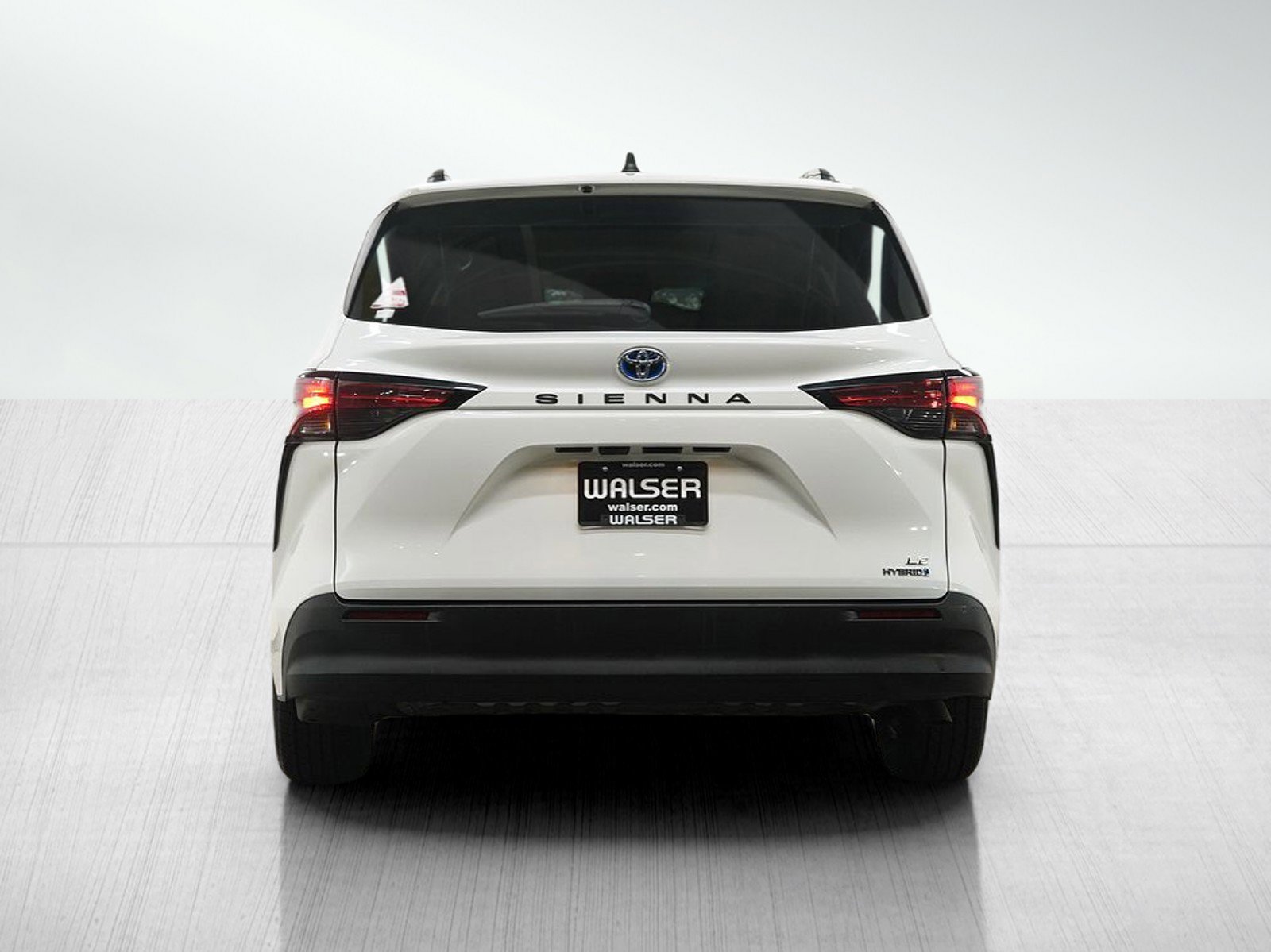Used 2022 Toyota Sienna LE FWD image 4