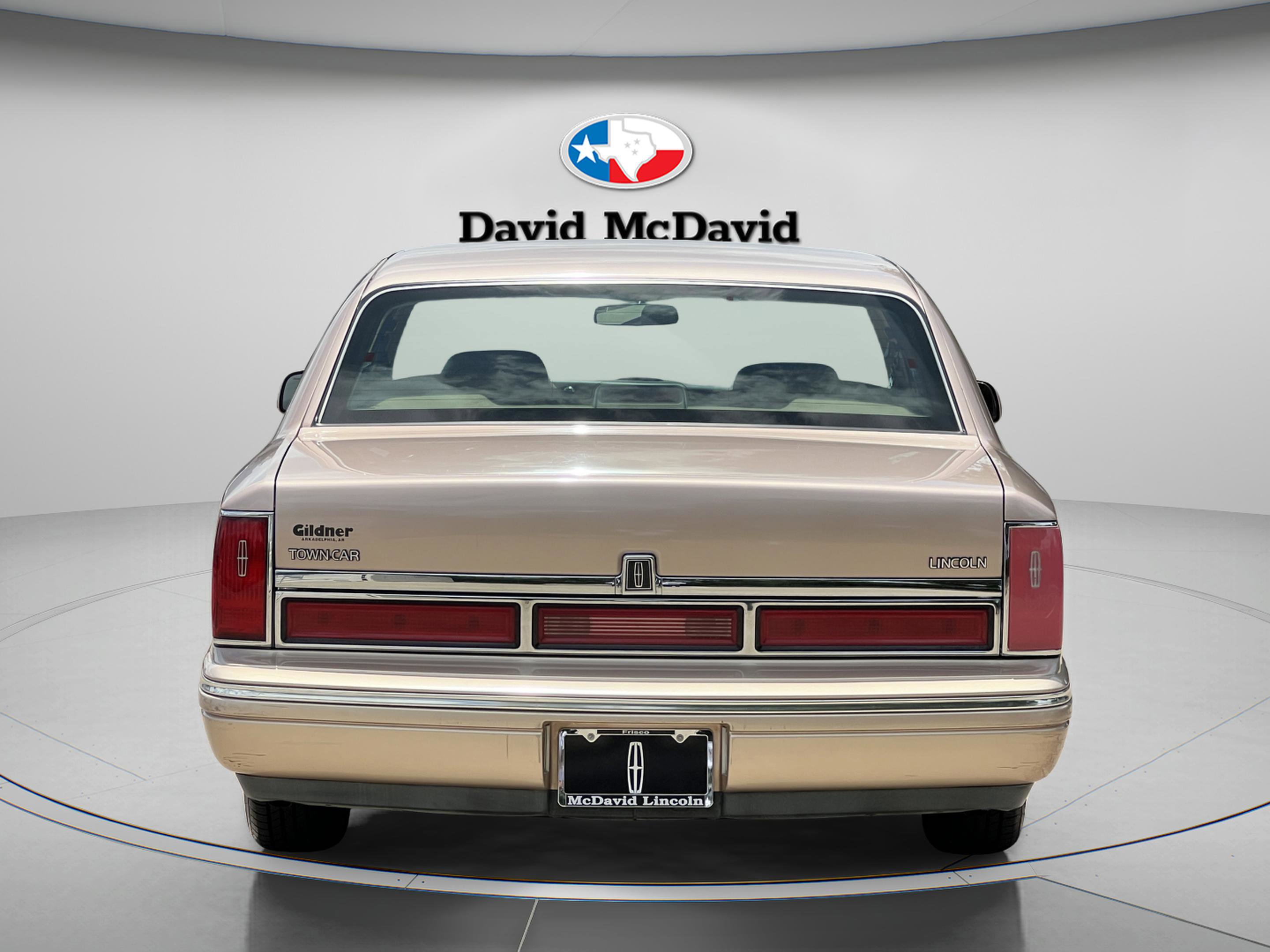 Used 1996 Lincoln Town Car Executive RWD image 5