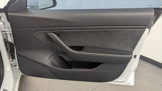 Used 2019 Tesla Model 3 Long Range RWD image 21