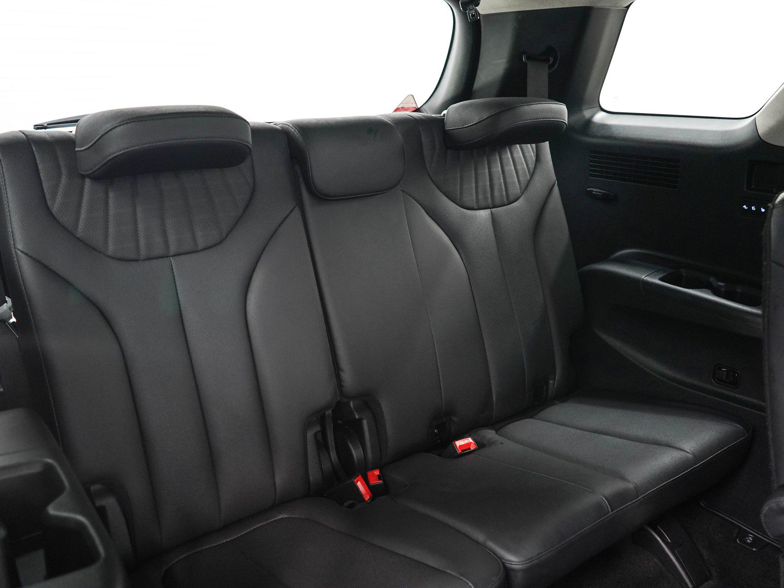 Used 2024 Hyundai Palisade Limited AWD/4WD image 13
