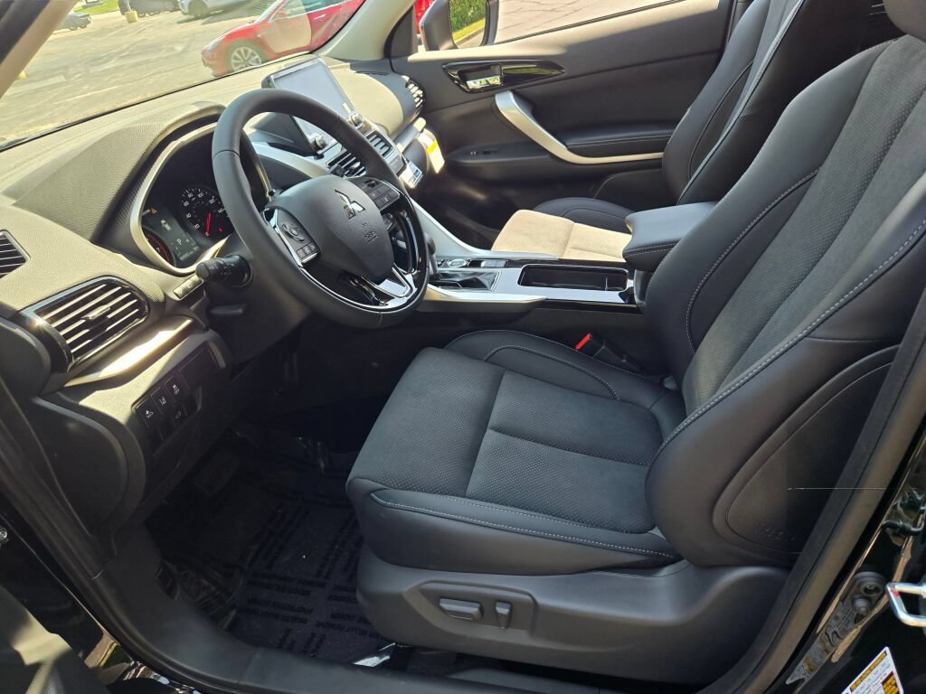 New 2026 Mitsubishi Outlander LE AWD/4WD image 14