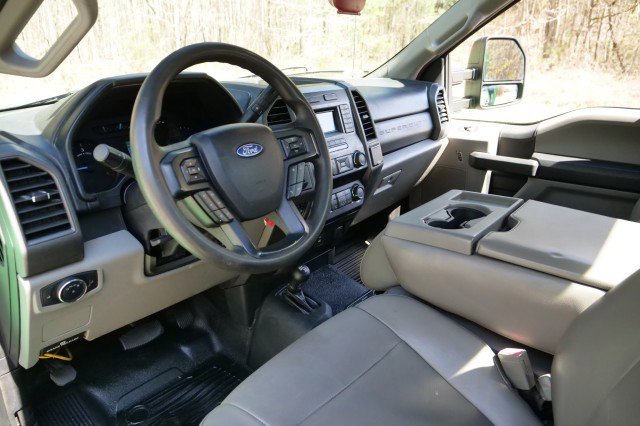 Used 2019 Ford F450 XL w/ XL Value Package image 2