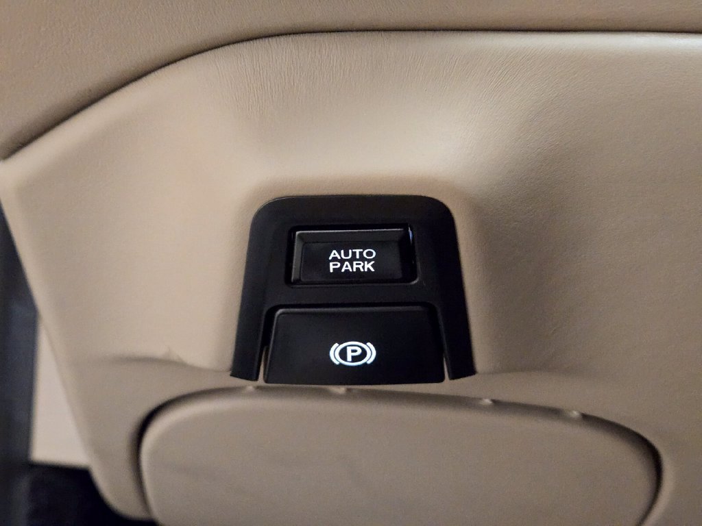 Used 2022 Ferrari Roma RWD image 39