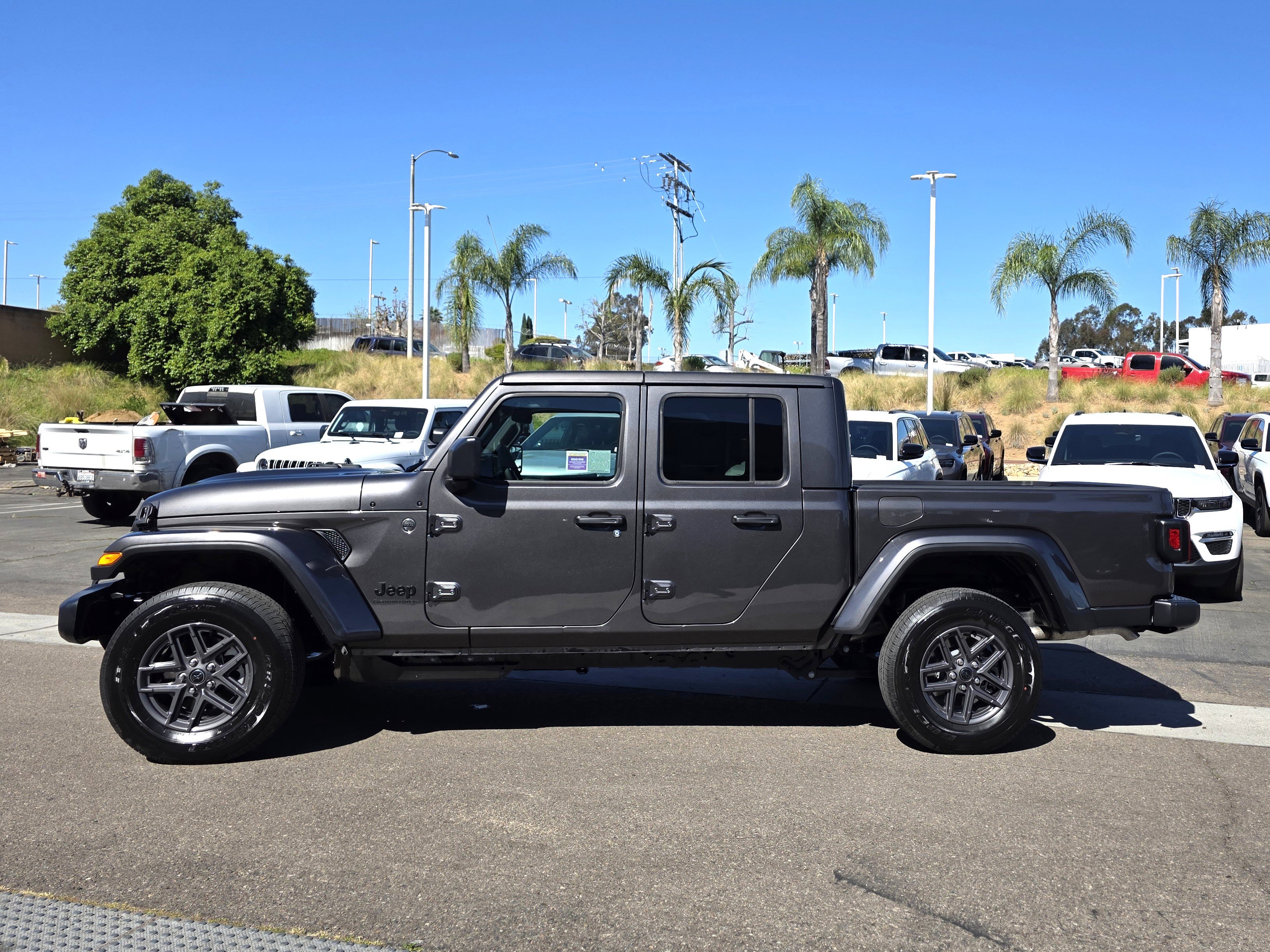 New 2026 Jeep Gladiator Sport AWD/4WD image 2