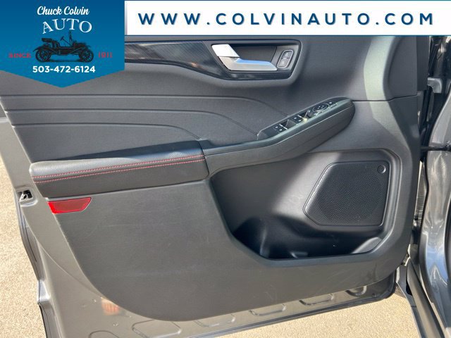 Used 2025 Ford Escape ST-Line Select AWD/4WD image 13