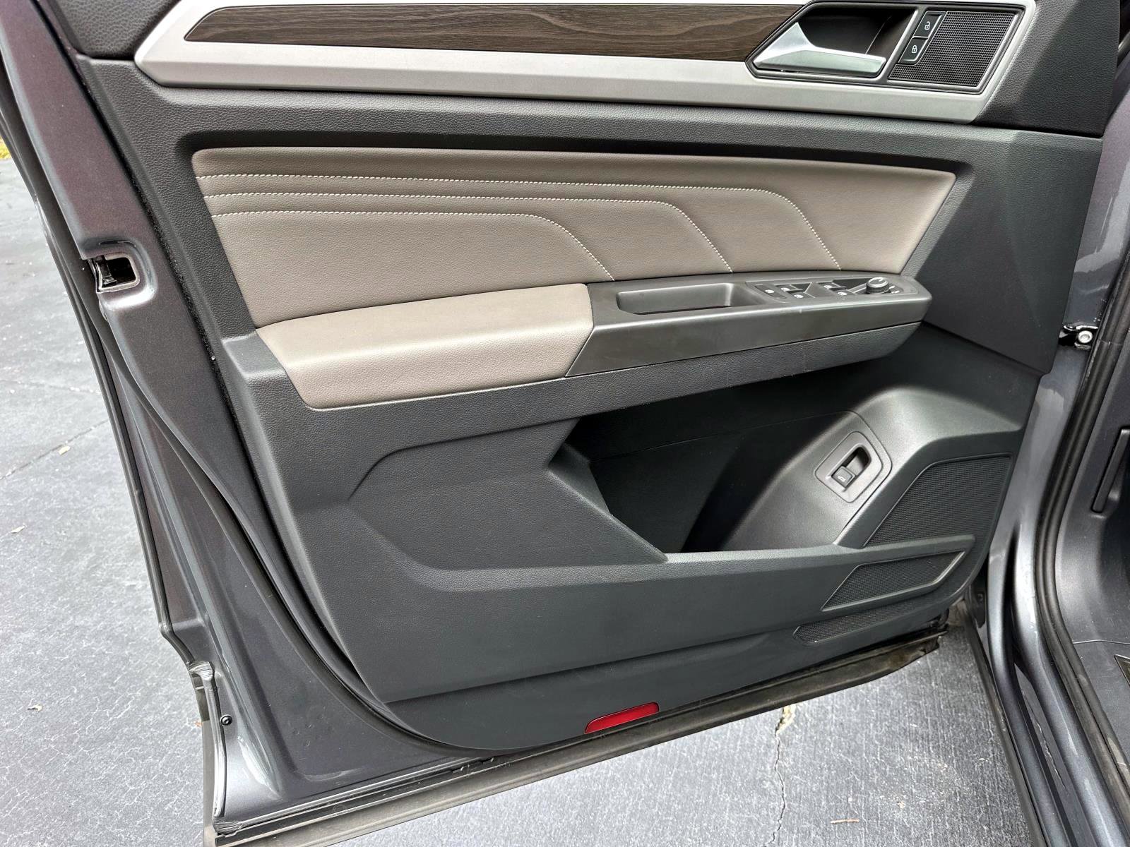 Used 2023 Volkswagen Atlas SE image 18