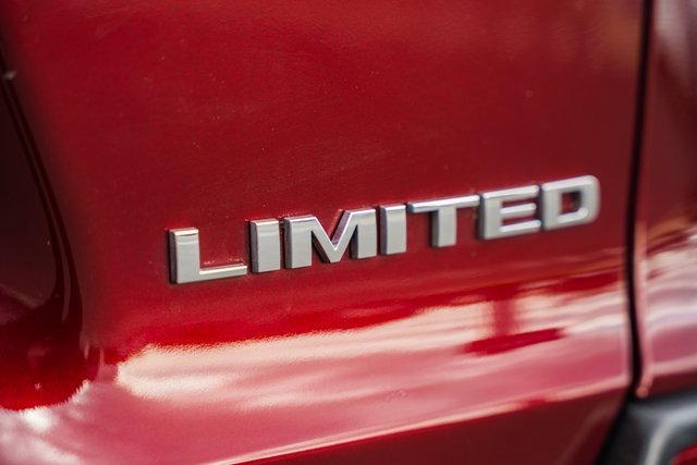 Used 2019 Jeep Cherokee Limited image 10