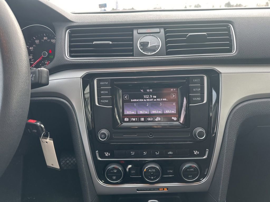 Used 2016 Volkswagen Passat 1.8T S image 16